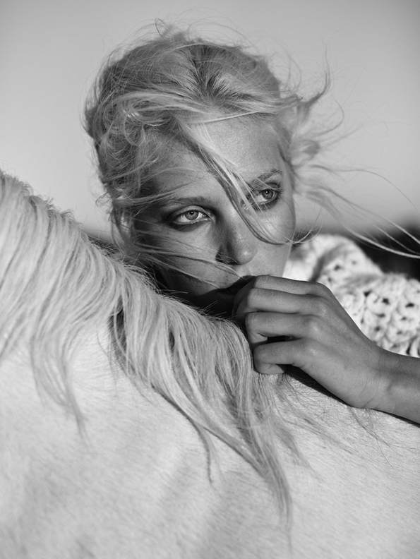 frederika,tim ashton,fashion gone rogue,fashion magazine,magazine,fille,girl,week-end,fashion,editorial,edito,mode,modèle,modeling,top model,fashion photographer,photographe de mode,photographe,photographer,luxe,luxury,élégance,sexy,nude,naked,arts,art,magazine de mode,série de mode,stylisme,tendances,trends,femmes,fall,autumn,winter,hiver,2012