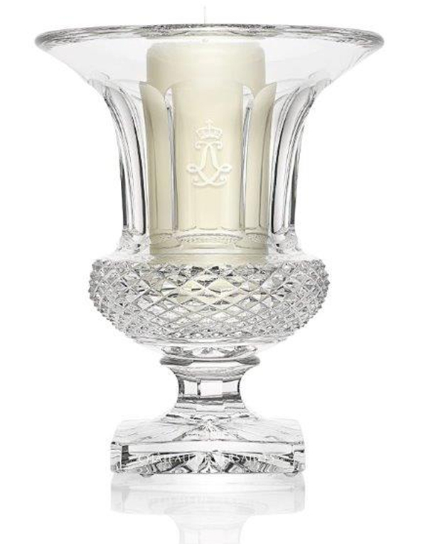 versailles,château de versailles,château versailles,made in paris,rodolphe borgniet,collection,bougies,candles,luxe,luxury,parfum,perfum,fragrances,nez,nose,cécile zarokian,marie antoinette,louix xv,paris,cristallerie,saint louis,cristallerie saint louis,vase,médicis,cristal,crystal,prestige,licence,marketing,france,french,les bosquets,la grande Écurie,bureau de louis xv,eau des rois,le potager de la reine,la chapelle royale,la galerie des glaces