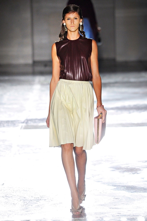 prada-rtw-spring2012-runway-018_155623847869.jpg