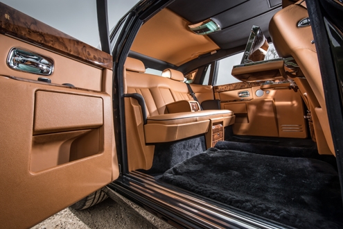 rolls-royce,rolls,royce,phantom,automobile,drophead coupé,coupé,ghost,new phantom,nouvelle phantom,brand-new,nouveauté,exclusive,luxe,luxury,car,luxury car,yacht,leather,wood,gold,flying spirit,lady of ecstasy,silver,precious,emirates,dubai,moyen orient,bespoke,sur mesure,unique,experience