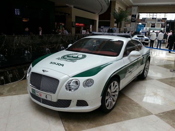 police,dubai,voitures,luxe,cars,car,luxury,chevrolet,camaro,bentley,continental gt,mercedes-benz,sls amg,ferrari,ff,lamborghini,aventador,aston martin,one 77,bugatti,veyron,moyen orient,pétrol,dollars,richesses,riche