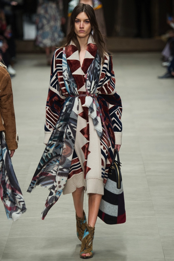 burberry prorsum,burberry,christopher bailey,london,londres,milan,milano,luxe,luxury,fluo,tendances,trends,mode,fashion designer,designer,créateur de mode,chic,élégant,dandy,color,couleur,gentlemen,gentleman,accessoires,accessories,accessory,central park,new-york,direction artistique,direction,creative director,fashion show,défilé,homme,hommes,man,men,menswear,femme,femmes,woman,women,womenswear,automne,hiver,fall,winter 2014