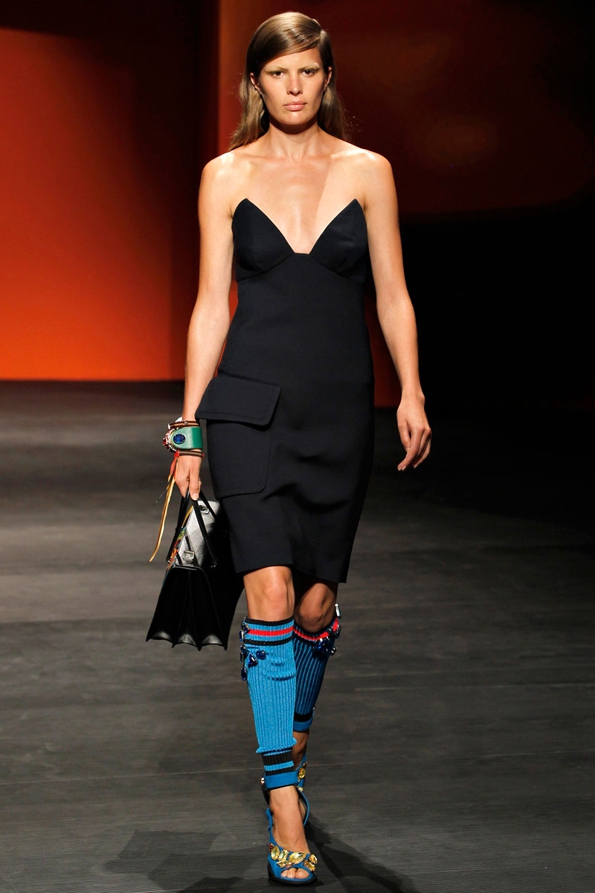 prada,miuccia prada,florence,firenze,miu miu,gruppo prada,marque,brand,marques,brands,griffe de mode,ligne de mode,mode,fashion,fashion designer,créateur de mode,chic,luxe,luxury,premium,trends,tendances,fashion show,défilé,hommes,man,men,uomo,femmes,woman,women,dona,printemps,été,spring,summer,2014