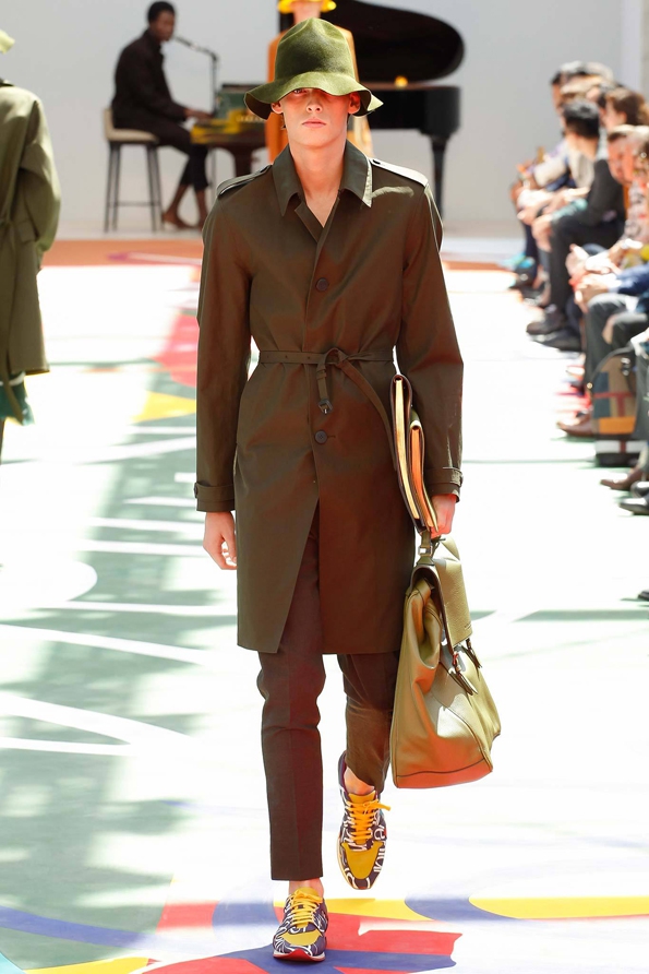 burberry prorsum,burberry,christopher bailey,london,londres,milan,milano,luxe,luxury,fluo,tendances,trends,mode,fashion designer,designer,créateur de mode,chic,élégant,dandy,color,couleur,gentlemen,gentleman,accessoires,accessories,accessory,central park,new-york,direction artistique,direction,creative director,fashion show,défilé,homme,hommes,man,men,menswear,femme,femmes,woman,women,womenswear,printemps,été,spring,summer,2015