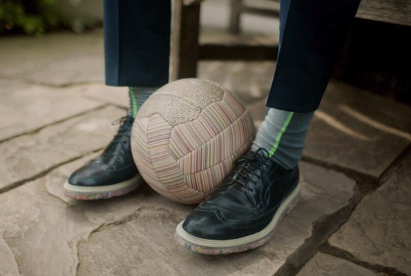 paul smith,paul smith design,fashion,mode,fashion designer,londres,london,ballon,for men,pour hommes,football freestyler,freestyle,fresstyler,john farnworth,édition limitée,limited edition,luxe,luxury,coupe du monde,football,worldcup,fifa,brésil 2014,brésil