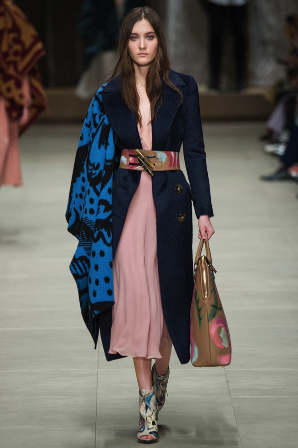 burberry prorsum,burberry,christopher bailey,london,londres,milan,milano,luxe,luxury,fluo,tendances,trends,mode,fashion designer,designer,créateur de mode,chic,élégant,dandy,color,couleur,gentlemen,gentleman,accessoires,accessories,accessory,central park,new-york,direction artistique,direction,creative director,fashion show,défilé,homme,hommes,man,men,menswear,femme,femmes,woman,women,womenswear,automne,hiver,fall,winter 2014