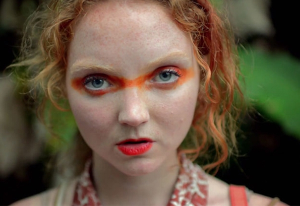 lily cole,top,modèle,model,modeling,wild rubber collection,joaillerie,jewellery,bijoux,projet,fondation,fundation,sky rainforest rescue,tropical,brazil,brésil,caoutchouc,1618,sustainable,sustainability,luxury,luxe,fashion,mode,responsabilité,écologique,morale,paris,éthique,innovation