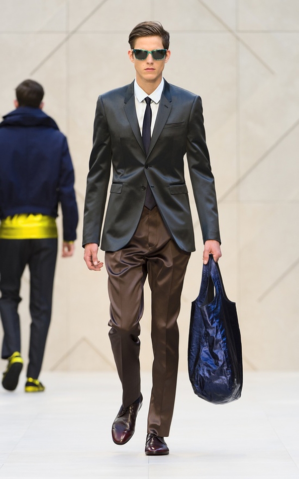 burberry prorsum,christopher bailey,men,hommes,fashion,mode,spring,summer,printemps,été,collection,2013,créateur,designer,london,londres,milan,milano,luxe,luxury,fluo,tendances,trends,fashion designer,créateur de mode,chic,élégant,dandy,color,couleur,gentlemen,gentleman,farmer,accessoires,accessories,accessory,central park,new-york