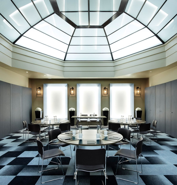 sofitel,paris,sofitel arc de triomphe,accor,groupe accor,chic,style,fashion,mode,hôtel,hostel,design,déco,palace,luxe,luxury,glamour,andrée putman,studio putman,olivia putman,putman,blanc,noir,damier