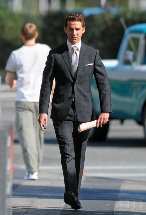 On-Set-of-Wall-Street-2-Money-Never-Sleeps-shia-labeouf-8240929-1088-1599.jpg