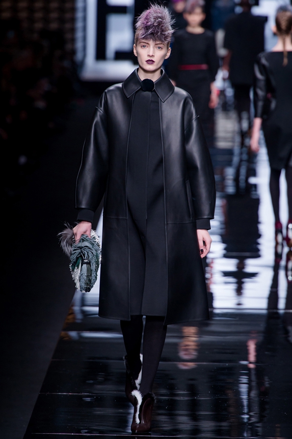 fendi,karl lagerfeld,silvia venturini fendi,fourrure,fur,manteau,coat,style,rtw,automne,hiver,fall,winter,2013,fashion,mode,collection,créateur,creator,élégance,italy,milan,florence,luxe,homme,men,ready to wear,prêt à porter,suit,costume,luxury,trends,tendances,masculines,italie,italia