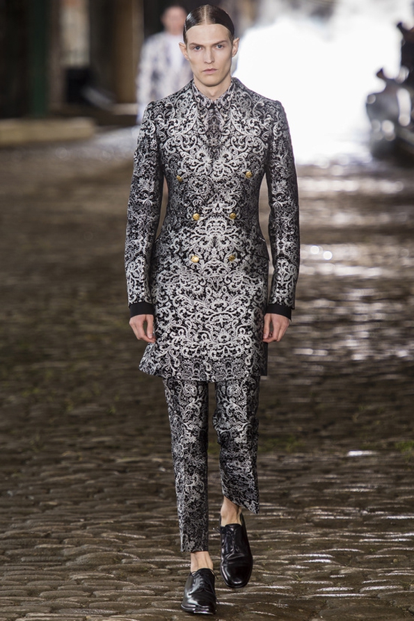 alexander mcqueen,mcqueen,fashion,mode,luxe,luxury,britannique,london,paris,féminin,art,sarah burton,ppr,show,ready to wear,rtw,prêt à porter,pap,fashion show,défilé,homme,femme,men,women,printemps,été,spring,summer,2014