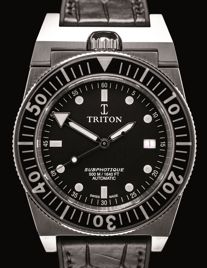 MONTRE_TRITON_2_FONDNOIR_ sur bracelet Alligator.jpg