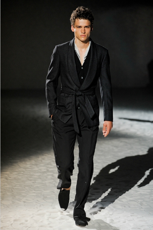 Corneliani SS2012 - 01.jpg