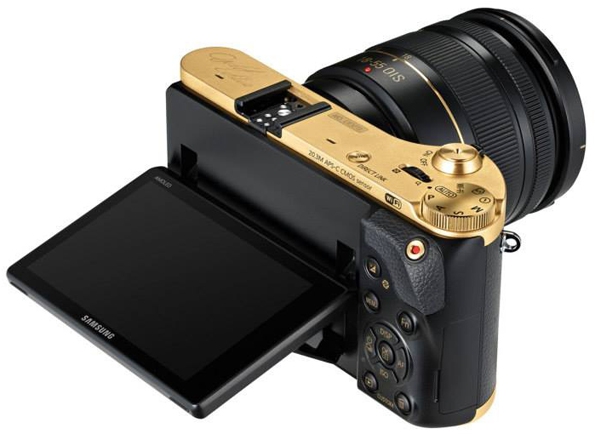 samsung nx300 gold edition,samsung,nx 300,gold edition,gold,camera,appareil photo,luxe,luxury,saudi arabia,arabie saoudite,fashion,mode,lens,rare,édition limitére