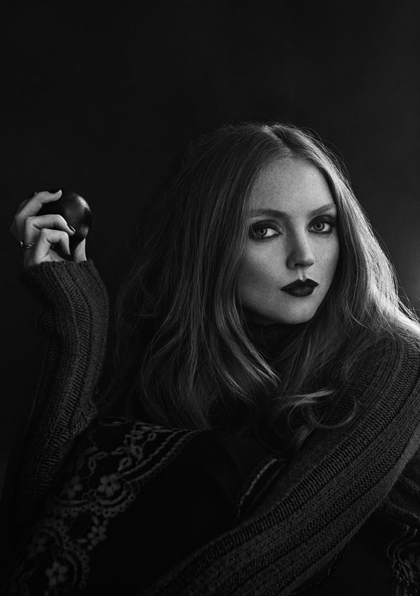 lily cole,signe vilstrup,glamour,glamour italia,décembre 2014,december 2014,fashion magazine,magazine,fille,girl,week-end,fashion,editorial,edito,mode,modèle,modeling,top model,fashion photographer,photographe de mode,photographe,photographer,luxe,luxury,élégance,sexy,nude,naked,arts,art,magazine de mode,série de mode,stylisme,tendances,trends,femmes,fall,autumn,winter,hiver,2015