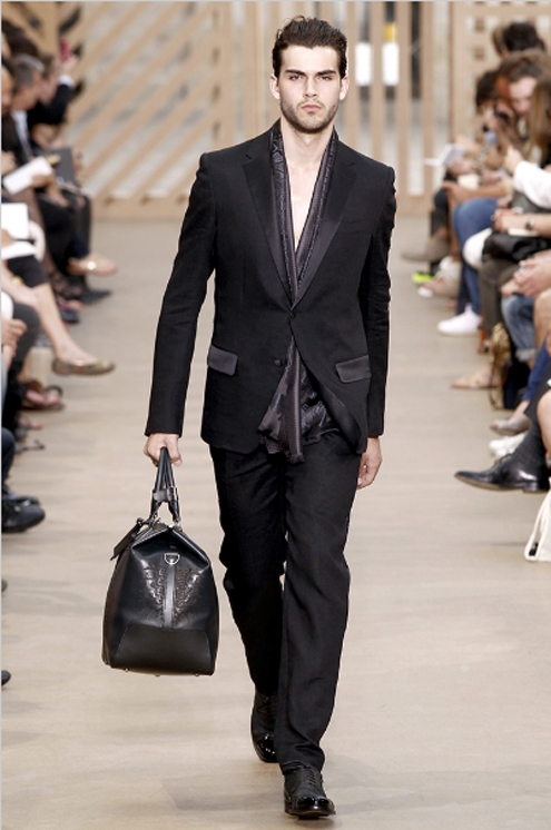 Louis Vuitton SS2011 - 04.jpg