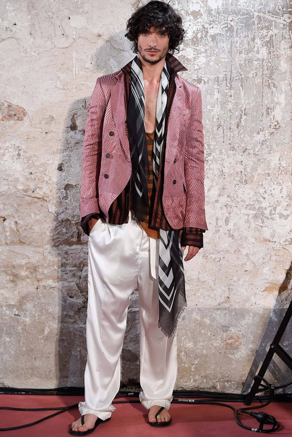 haider ackermann,france,colombie,créateur,fashion designer,designer,mode,luxe,ready to wear,prêt à porter,suit,costume,luxury,trends,tendances,fashion show,défilé,hommes,man,men,menswear,femme,femmes,woman,women,womenswear,printemps,été,spring,summer,2015