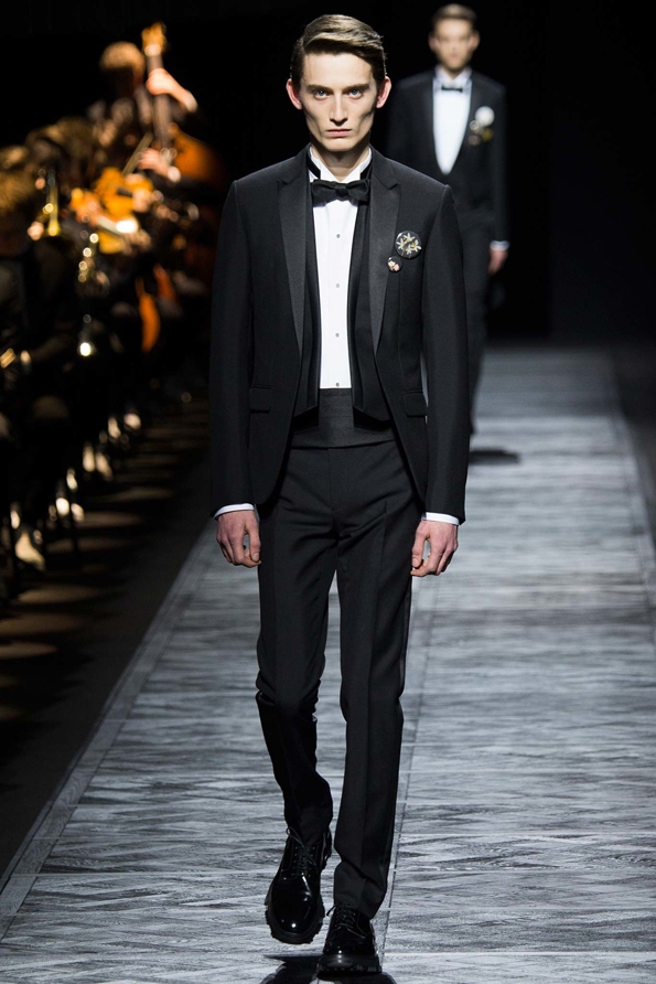 kris van assche,kva,raf simons,francesco russo,dior,dior homme,christian dior,fashion designer,luxe,luxury,icône,paris,costume,chemise,suit,shirt,rendez-vous,élégance,parisienne,masculin,black,tie,black tie,avenue montaigne,fashion show,défilé,homme,hommes,man,men,menswear,femme,femmes,woman,women,womenswear,automne,hiver,fall,winter,2015