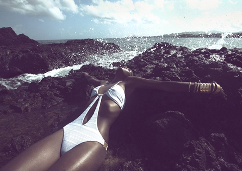 Arlenis Sosa,Camilla Akrans,fashion,editorial,magazine,photographer,élégance,summer,sexy,sea,luxe,france 