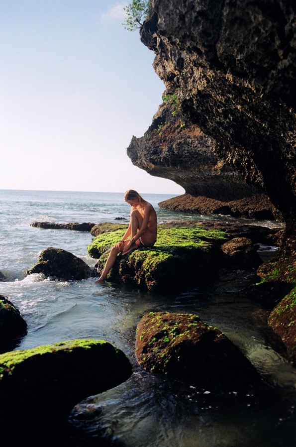 kasia struss,dylan forsbergphotographe,mode,éditorial,editorial,fashion photographer,fashion,naked,nude,nue,beach,sexy,modeling,summer,spring,printemps,été,luxe,luxury,portrait,glamour,mer,sea,ocean