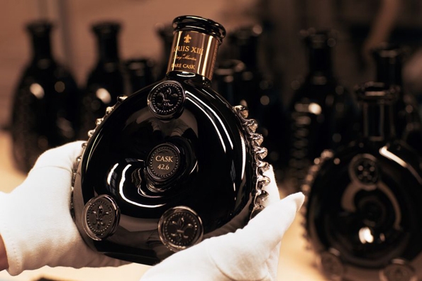 louis 13,louis xiii,rémy martin,cognac,jéroboam,rare cask,rare,cask,luxe,luxury,savoir,faire,french,gastronomy,new,nouveautée,limited,tendance,trends,pierrette trichet,maître de chai,baccarat,cristal,crystal,or,or rose,gold pink