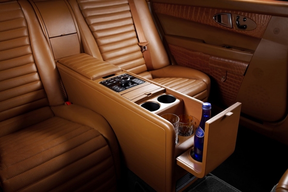 hyundai, equus, luxury, car, luxe, automobile, collaboration, korea, corée du sud, association, partenariat, haut de gamme, constructeur,hermès,sellier,sac,kelly,birkin,collab,concept car,dream car,limousine,limo,faubourg saint honoré,paris,