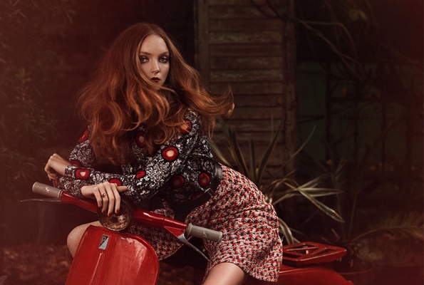 lily cole,signe vilstrup,glamour,glamour italia,décembre 2014,december 2014,fashion magazine,magazine,fille,girl,week-end,fashion,editorial,edito,mode,modèle,modeling,top model,fashion photographer,photographe de mode,photographe,photographer,luxe,luxury,élégance,sexy,nude,naked,arts,art,magazine de mode,série de mode,stylisme,tendances,trends,femmes,fall,autumn,winter,hiver,2015