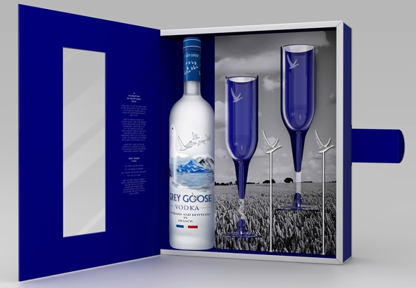 grey goose,vodka,l'origine,le coffret origine,alcool,alcohol,coffret,box,collector,rare,luxe,luxury,noël,christmas,collection,made in france,france,french,savoir faire,gastronomie,françois thibaut,maître de chai,gensac,blé,oie,goose,la tête au cube,agence,designer