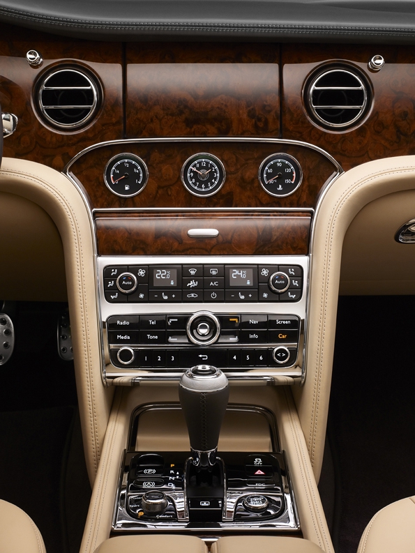 bentley,bentley motors,mulsanne,flying spur,benteyga,limousine,continental gt,automobile,luxe,luxury,cars,angleterre,britannique,british,grande bretagne,prestige,sur mesure,bespoke,tendances,trends,blogueur luxe,blogueur,blog,blogger,france,french,french riviera,lifestyle