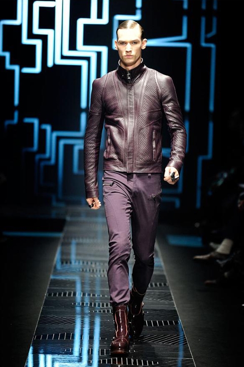 Versace - Andrew Thomas 01.JPG