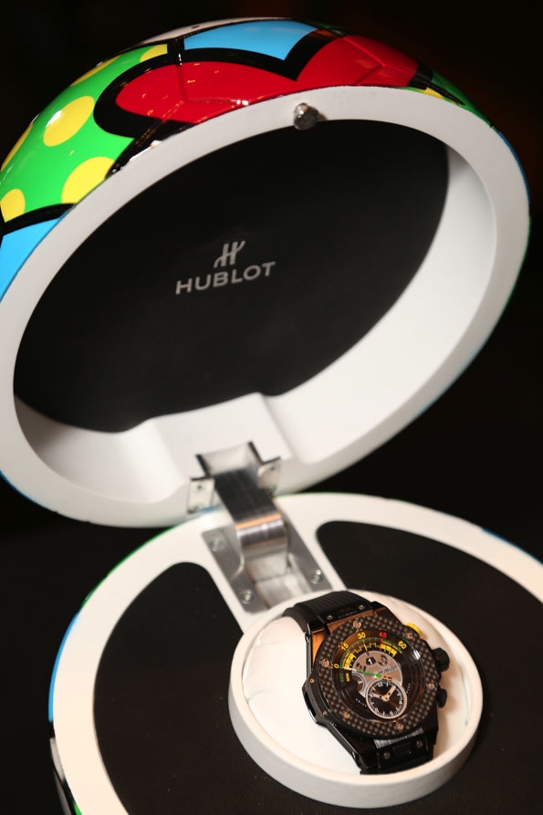 hublot,watches,montres,watch,montre,luxe,luxury,prestigious,rare,suisse,complication,limited,edition,édition limitée,coffret,box,horology,horlogerie,big bang,fusion,gold,tirubute,hommage,coupe du monde,football,worldcup,brésil 2014,brésil,timekeeper,official,chronométreur,prestige,ballon,projet,artiste,footballeurs,footballeur,pelé,josé mourinho,psg,luiz felipe scolari,falcao,roy hodgson,xherdan shaqiri