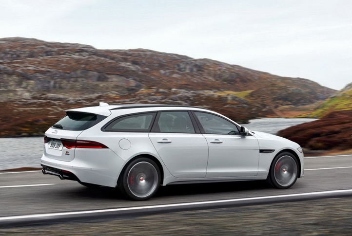 05_Jaguar_XF_Sportbrake_2018.jpg