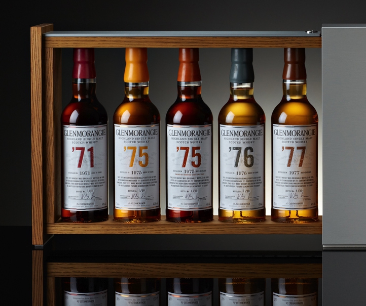 GLENMORANGIE Collection 1970 Coffret ouvert zoom bouteilles.jpg