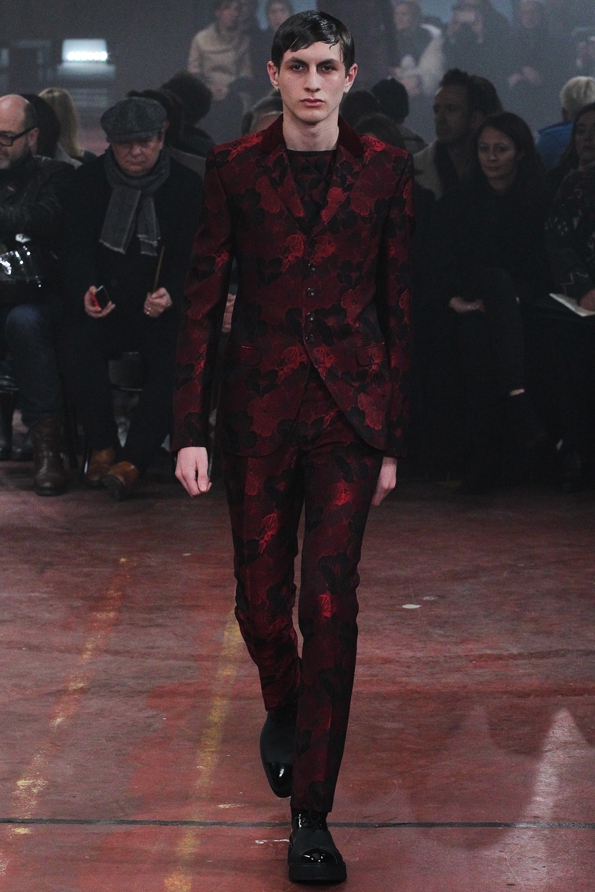 alexander mcqueen,mcqueen,fashion,mode,luxe,luxury,britannique,london,paris,féminin,art,sarah burton,ppr,show,ready to wear,rtw,prêt à porter,pap,fashion show,défilé,homme,femme,men,menswear,women,womenswear,automne,hiver,fall,winter,2015