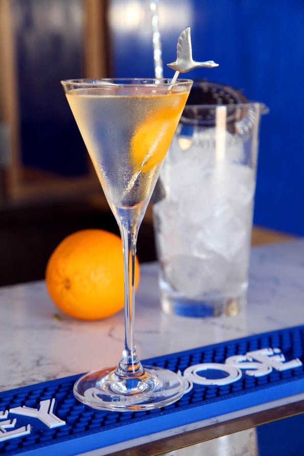 grey goose,vodka,le fizz,alcool,alcohol,rare,luxe,luxury,made in france,france,french,savoir faire,gastronomie,françois thibaut,maître de chai,gensac,blé,oie,goose,dry martini,les escales grey goose,escales,deauville,cannes,paris,expérience,concours,#ggdeauville,#ggcannes,#ggparis,citroën tube,tube,bar mobile,rdvbleu,françois thibault,claudio bedini