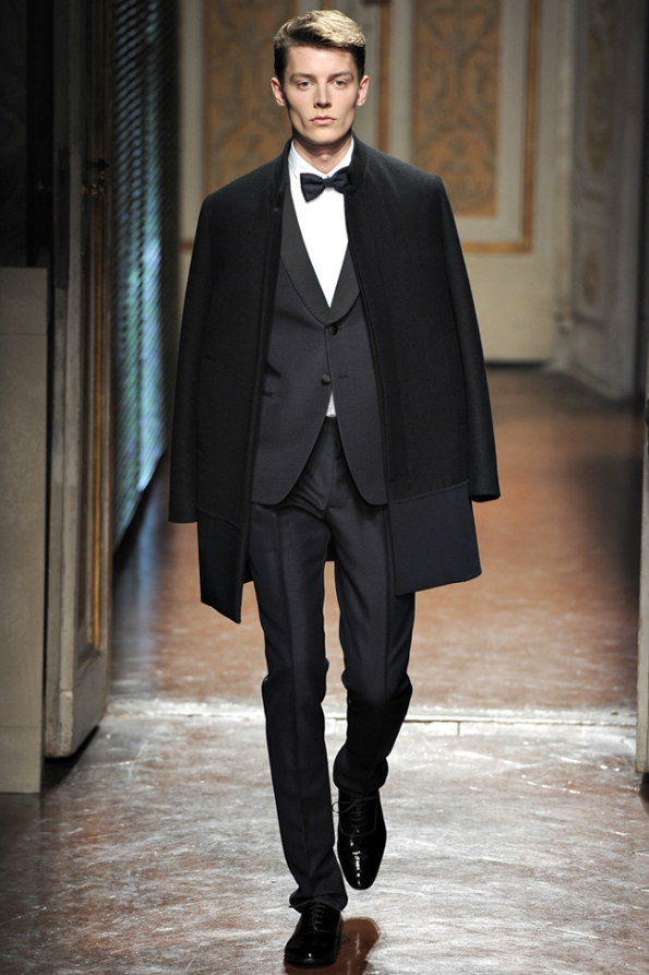 valentino,Valentino Garavani,Giancarlo Giammetti,red,rouge valentino,maison valentino,Alessandra Facchinetti,Maria Grazia Chiuri,Pier Paolo Piccioli, mode, fashion, men, homme, collection, fall, winter, automne, hiver, milan, milano, firenze, florence,rome,roma 2012, 2013, luxury, luxe, trends, tendances