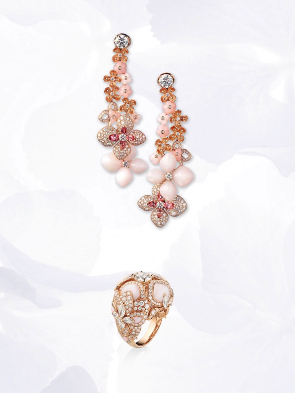 chaumet,hortensia,collection,boucles d'oreilles,bague,ring,cuff,necklace,collier,lvmh,luxe,joaillerie,jewelry,jewellery,diadème,tiare,couronne,diamant,diamonds,or,gold,white gold,or blanc,platine,place vendôme,paris,france,french,blog,magazine,saphirs bleus,tanzanites,lapis-lazuli,claire dévé-rakof