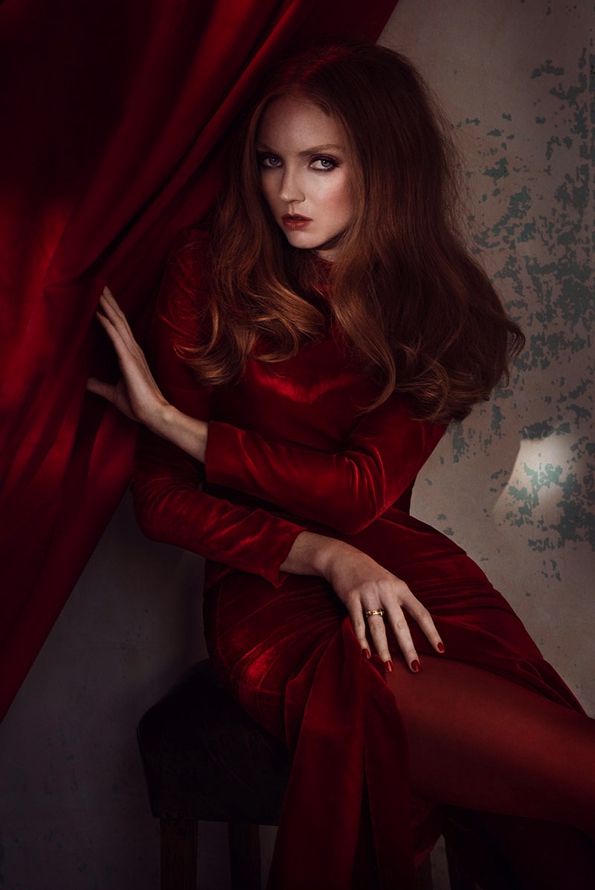 lily cole,signe vilstrup,glamour,glamour italia,décembre 2014,december 2014,fashion magazine,magazine,fille,girl,week-end,fashion,editorial,edito,mode,modèle,modeling,top model,fashion photographer,photographe de mode,photographe,photographer,luxe,luxury,élégance,sexy,nude,naked,arts,art,magazine de mode,série de mode,stylisme,tendances,trends,femmes,fall,autumn,winter,hiver,2015