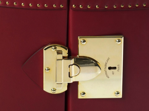 moynat,moynat paris,sac,bag,femme,woman,réjane,rejane,paradis,valise,limousine,rejane clutch,rejane pochette,malletier,sacs,maroquinerie,trunks,trunk,luxe,luxury,pauline moynat,story,ramesh nair,directeur,artistique,art,direction,faubourg saint honoré,malle,malles,élégance,leather,artisanat,artisan,collection,art déco,isetan shinjukun,exhibition,exposition,tokyo,macarons,pierre hermé,malle macaron