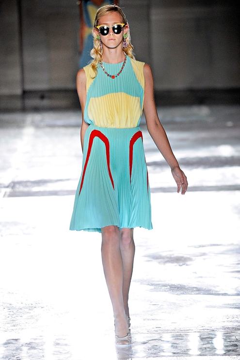 prada-rtw-spring2012-runway-021_155625146831.jpg