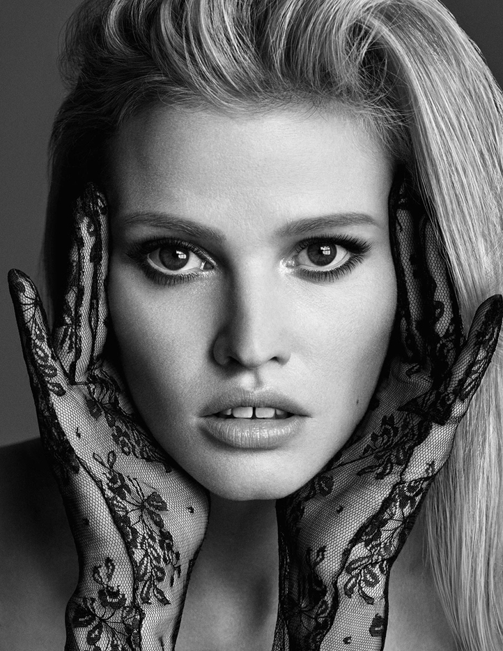 LaraStone_IangoAndLuigi_W_Korea_Sep2015_02.jpg