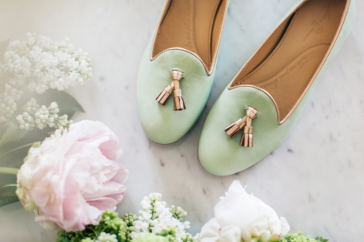 Collaboration Chatelles x Le Meurice - Slippers Meurice Cuir Vert Meurice et Bordure Or Rose avec Pampilles Or Rose 199€ www.mychatelles.com 12.jpg