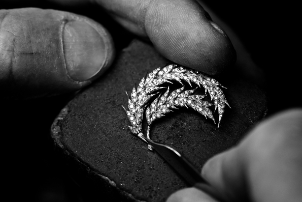 boucheron,26,place vendôme,haute joaillerie,joaillier,vendôme,paris,luxe,luxury,artisan,pierres précieuses,pierres,précieuses,gemmes,jewelry,jewellery,serpent,bohême,snake,bohemain,charme,parure,bracelet,collier,cuff,necklace,gold,white gold,diamants,diamonds,présentation,presentation,new collection,histoire,history,frédéric boucheron,horlogerie,horology,baselworld,baselworld 2013,montres,montre,watch,watches,epure,girard-perregaux