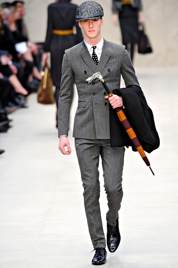 burberry prorsum,christopher bailey,men,hommes,fashion,mode,fall,winter,automne,hiver,collection,2012,créateur,designer,london,londres,milan,milano,luxe,luxury,umbrella,parapluie,tendances,trends,fashion designer,créateur de mode,chic,élégant,dandy,duck,color,canard,couleur,gentlemen,gentleman,farmer,bottes,chasse,hunt,boots