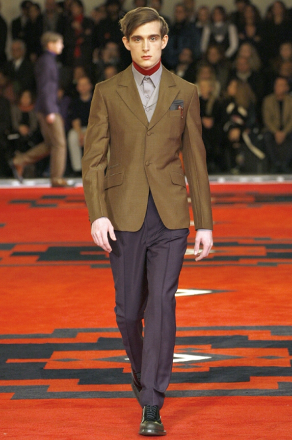 prada, miuccia prada, florence, milan, men, hommes, uomo, fashion, mode, moda, fall, winter, automne, hiver, collection, 2012,2013, créateur, designer, france, riviera, preppy, casual, chic, sportswear, accessoires, luxury, luxe,disco,fantasy,pyschedelique,imprimé,seventies,70's,adrien brody,tim roth,william dafoe,gary oldman,stars,hollywood,fashion show,runway,catwalk