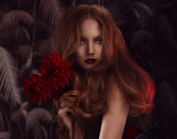 lily cole,signe vilstrup,glamour,glamour italia,décembre 2014,december 2014,fashion magazine,magazine,fille,girl,week-end,fashion,editorial,edito,mode,modèle,modeling,top model,fashion photographer,photographe de mode,photographe,photographer,luxe,luxury,élégance,sexy,nude,naked,arts,art,magazine de mode,série de mode,stylisme,tendances,trends,femmes,fall,autumn,winter,hiver,2015