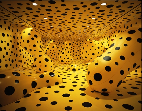 yavoi kusama,malletier,louis vuitton,lvmh,marc jacobs,fashion,designer,art director,directeur artistique,luxe,luxury,collaboration,projet,artistique,pompidou,beaubourg,museo nacional centro arte reina sofía,tate modern,whitney museum,rizzoli,new-york,book,livre