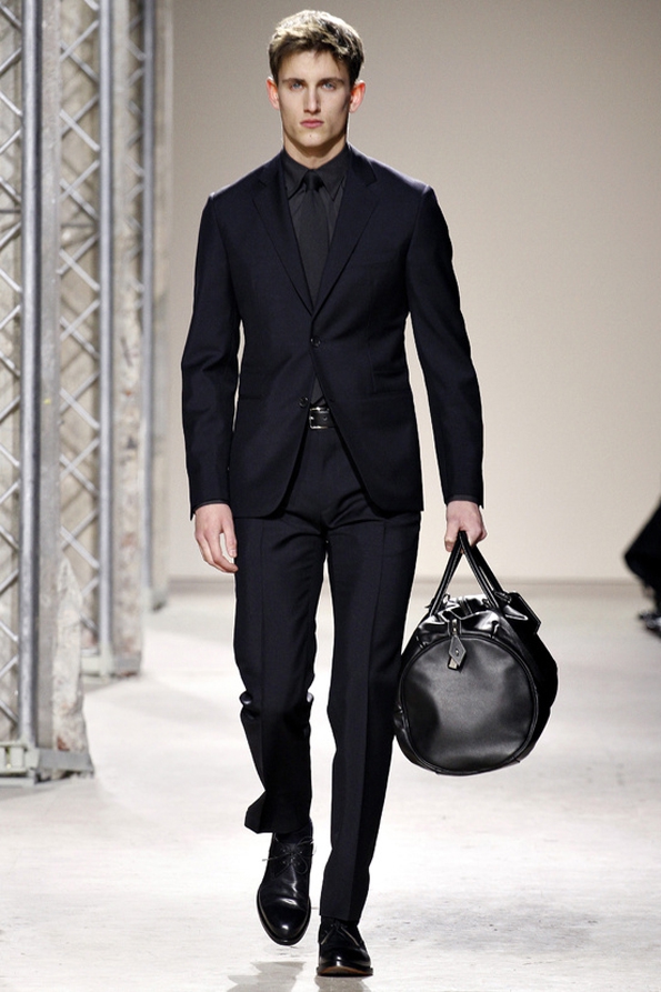 hermès,hermes,christophe lemaire,véronique nichanian,collection,homme,men,spring,automne,hiver,fall,winter,2013,mode,fashion,paris,luxe,élégance,trends,tendances,trendy,accessoires,kelly,birkin,hac,sac,bags,luxury,faubourg,saint-honoré,sellier,cuir,artisanat,malletier,pierre hardy,directeur artistique,joaillerie,équestre,soie,silk