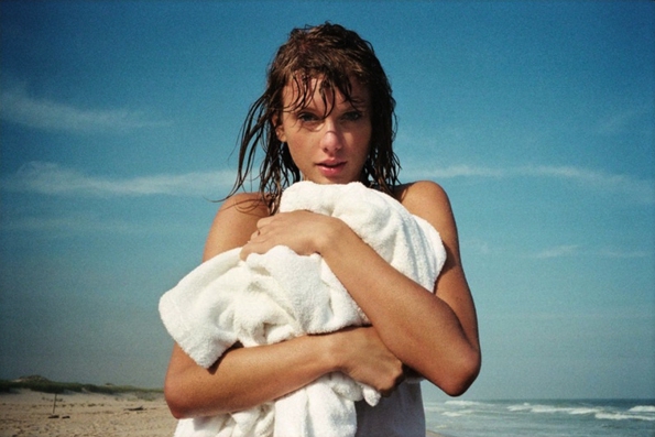 taylor swift,theo wenner,rolling stone,2014,rolling stone magazine,fashion magazine,magazine,fille,girl,week-end,fashion,editorial,edito,mode,modèle,modeling,top model,fashion photographer,photographe de mode,photographe,photographer,luxe,luxury,glamour,élégance,sexy,nude,naked,arts,art,magazine de mode,série de mode,stylisme,tendances,trends,femmes,summer,été
